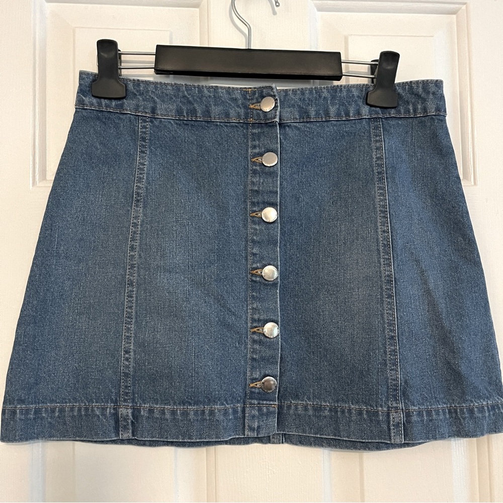 Divided brand denim mini skirt. Vintage style button front size 10 blue